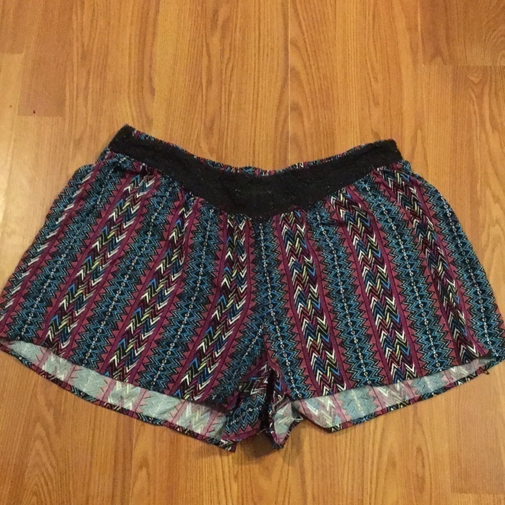Eye Candy Shorts size 3 X (A)